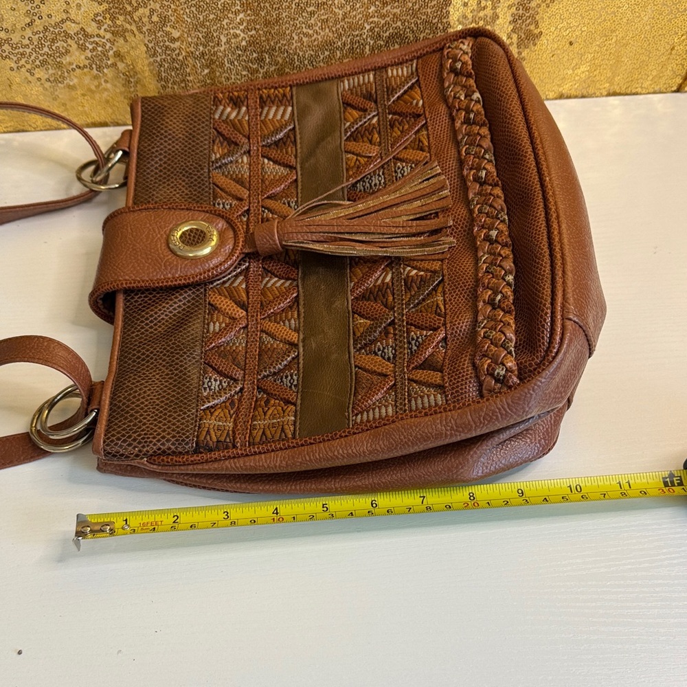 Stylish Brown Leather Shoulder Bag with Tassel - Picture 5 of 10